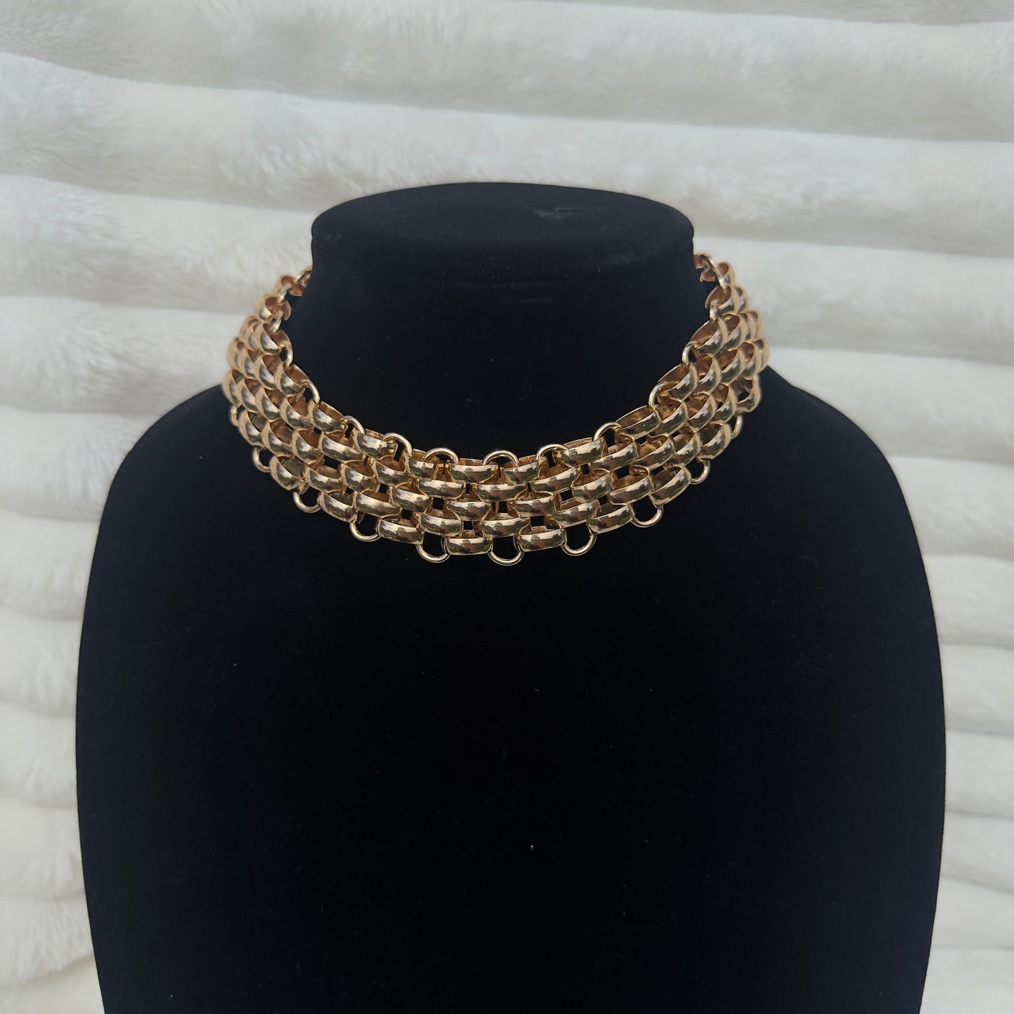 Golden Layers Choker