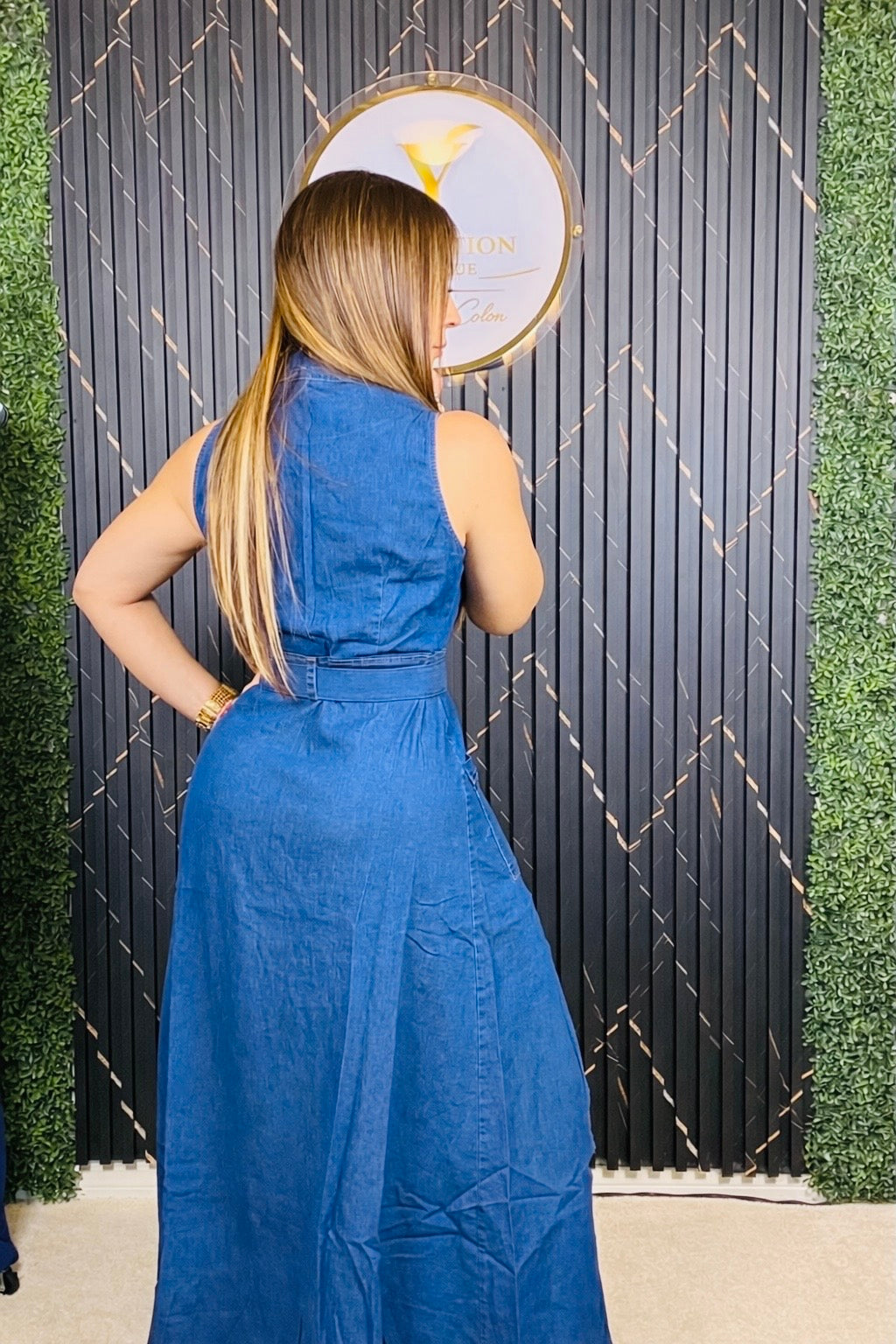 Denim Elegance Maxi Dress (Puesto en Small)