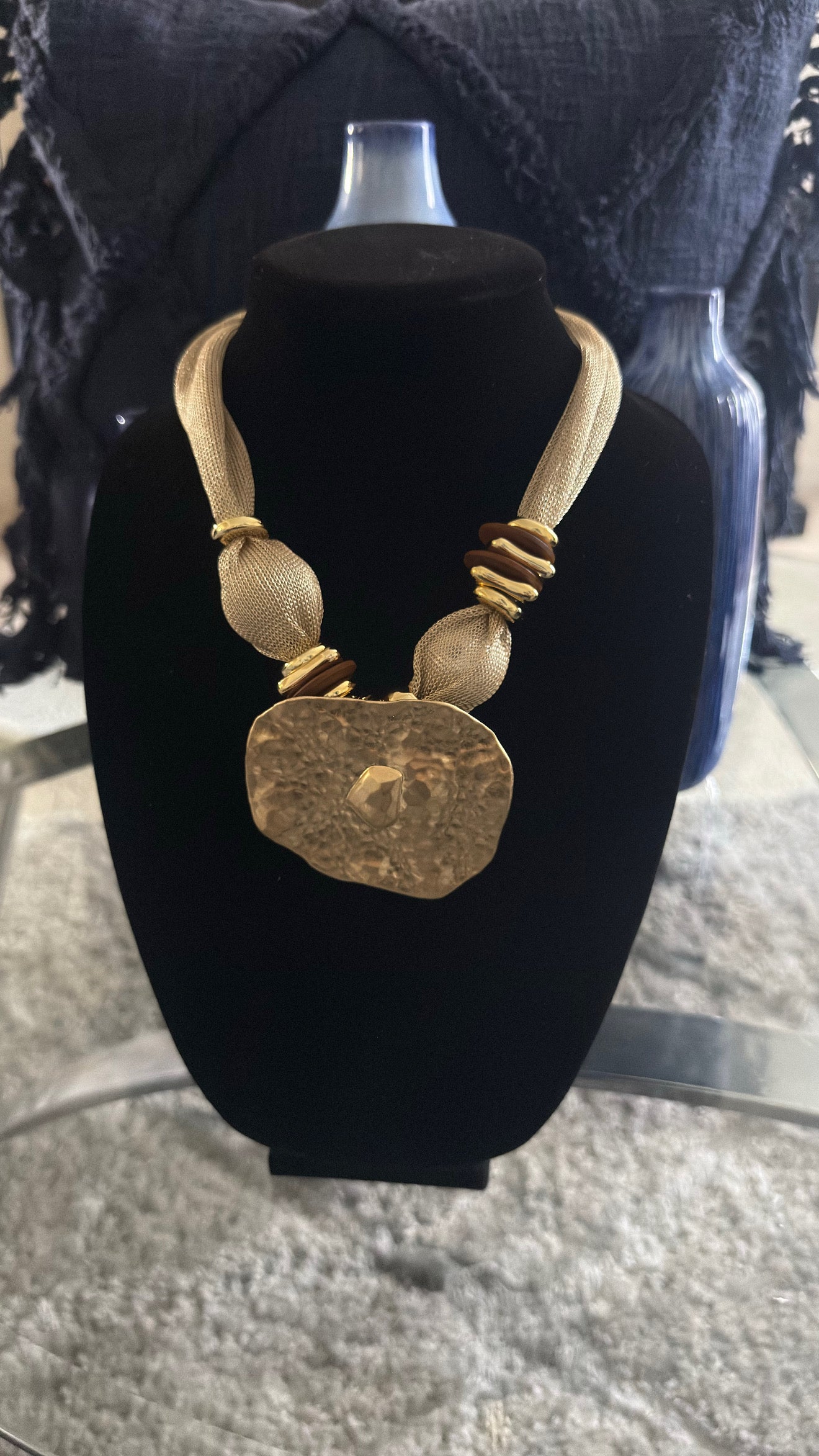 Collar Earth Elegance