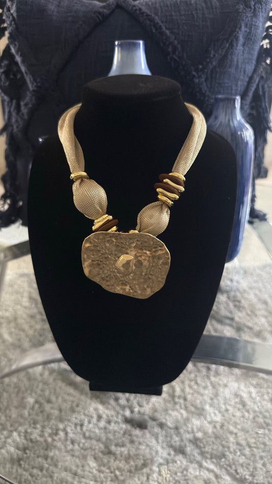 Collar Earth Elegance